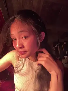 Snapshot of Li_ve chatting on 03/23/26, 10:14 Li ve online show from 03/23/26, 10:14