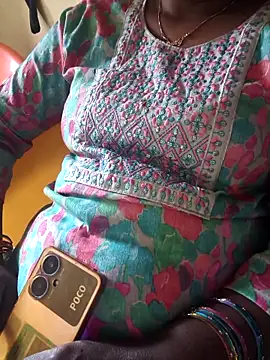 hyd couple7878 online show from 11/12/25, 08:26