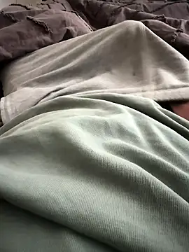 Snapshot of adamblunt59 chatting on 01/09/26, 01:19 adamblunt59 online show from 01/09/26, 01:19