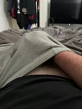 Snapshot of adamblunt59 chatting on 01/17/26, 12:48 adamblunt59 online show from 01/17/26, 12:48