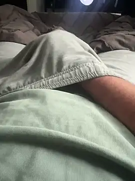 Snapshot of adamblunt59 chatting on 03/13/26, 11:22 adamblunt59 online show from 03/13/26, 11:22