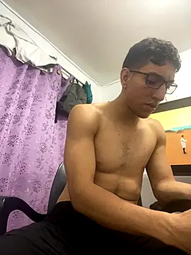 Snapshot of johnvixx chatting on 11/30/25, 03:10 johnvixx online show from 11/30/25, 03:10