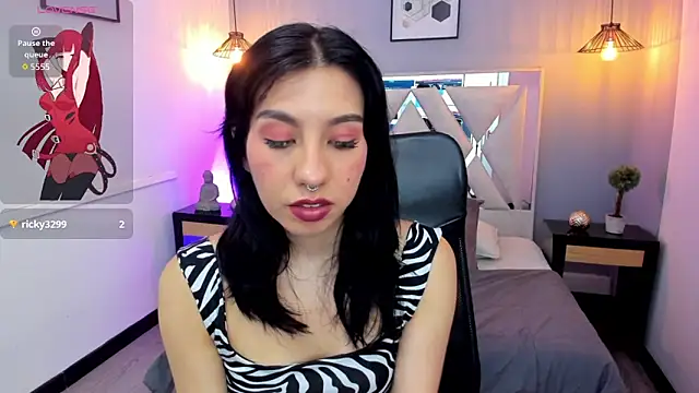 Snapshot of zoe-moreau chatting on 04/17/26, 07:28 zoe-moreau online show from 04/17/26, 07:28
