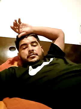 Snapshot of Yerackhip chatting on 11/16/25, 03:56 Yerackhip online show from 11/16/25, 03:56