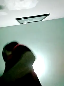 Snapshot of Yerackhip chatting on 03/01/26, 06:04 Yerackhip online show from 03/01/26, 06:04