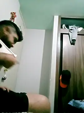 Snapshot of Yerackhip chatting on 03/12/26, 12:00 Yerackhip online show from 03/12/26, 12:00