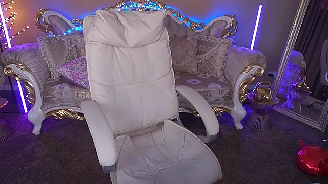 Snapshot of AmiraGoldd chatting on 02/10/26, 02:21 AmiraGoldd online show from 02/10/26, 02:21