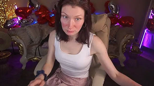 Snapshot of AmiraGoldd chatting on 02/15/26, 01:52 AmiraGoldd online show from 02/15/26, 01:52