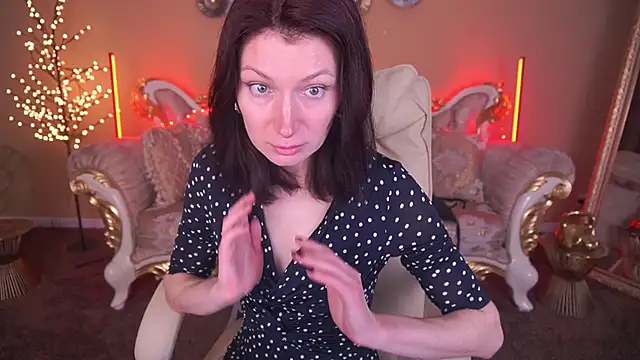 Snapshot of AmiraGoldd chatting on 03/06/26, 01:51 AmiraGoldd online show from 03/06/26, 01:51