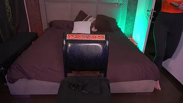 AmiraGoldd online show from 05/10/26, 10:04