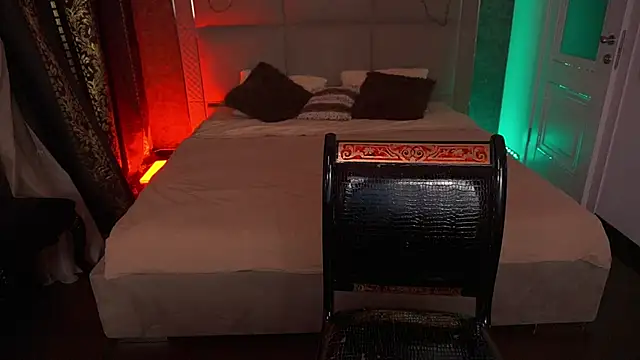 AmiraGoldd online show from 05/20/26, 10:05