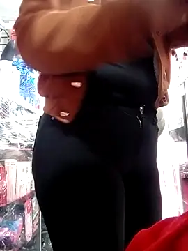 Snapshot of camimar23 chatting on 11/28/25, 04:31 camimar23 online show from 11/28/25, 04:31