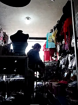 Snapshot of camimar23 chatting on 12/15/25, 04:44 camimar23 online show from 12/15/25, 04:44