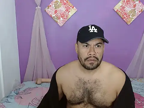 Snapshot of Ramses_36 chatting on 11/15/25, 12:45 Ramses 36 online show from 11/15/25, 12:45