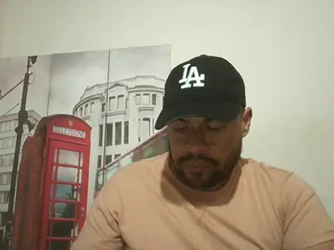 Snapshot of Ramses_36 chatting on 11/16/25, 09:31 Ramses 36 online show from 11/16/25, 09:31