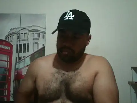 Snapshot of Ramses_36 chatting on 11/18/25, 02:50 Ramses 36 online show from 11/18/25, 02:50