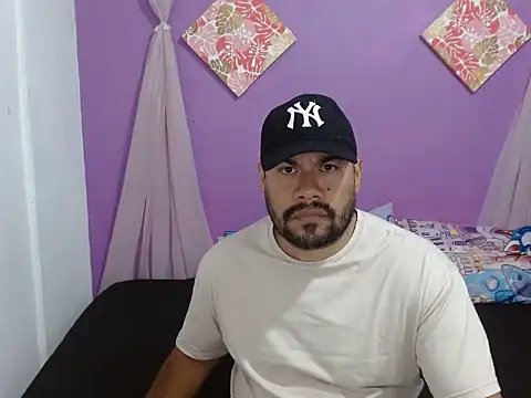 Snapshot of Ramses_36 chatting on 12/18/25, 05:19 Ramses 36 online show from 12/18/25, 05:19
