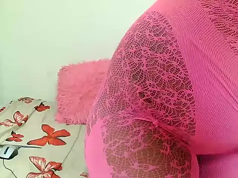 Snapshot of SweetSavage18 chatting on 11/02/25, 08:11 SweetSavage18 online show from 11/02/25, 08:11