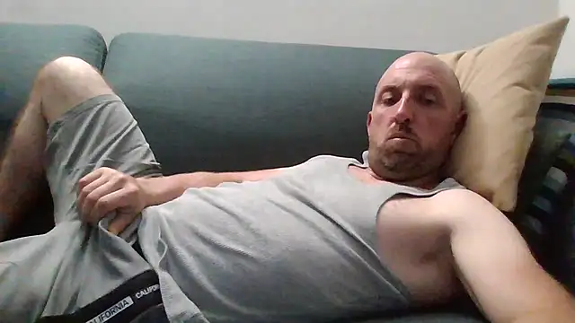 Snapshot of luca_beech88 chatting on 04/29/26, 06:47 luca beech88 online show from 04/29/26, 06:47