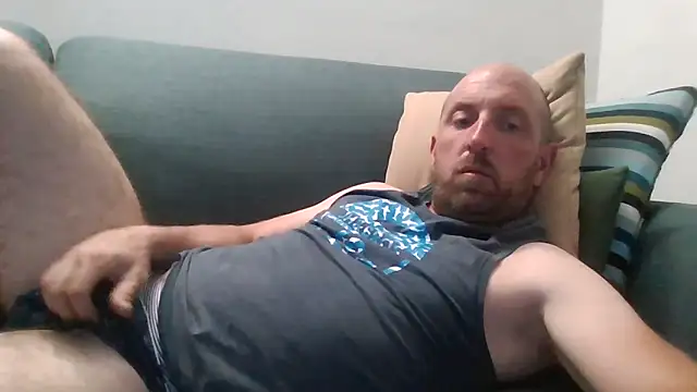 Snapshot of luca_beech88 chatting on 05/04/26, 06:04 luca beech88 online show from 05/04/26, 06:04