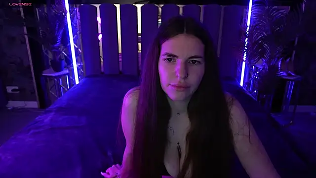 Snapshot of DanielaReign chatting on 11/22/25, 06:34 DanielaReign online show from 11/22/25, 06:34