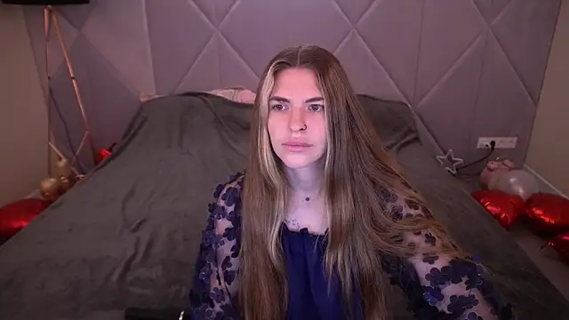 Snapshot of DanielaReign chatting on 03/05/26, 06:42 DanielaReign online show from 03/05/26, 06:42