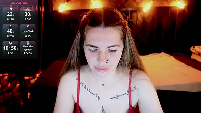 Snapshot of DanielaReign chatting on 04/04/26, 06:00 DanielaReign online show from 04/04/26, 06:00