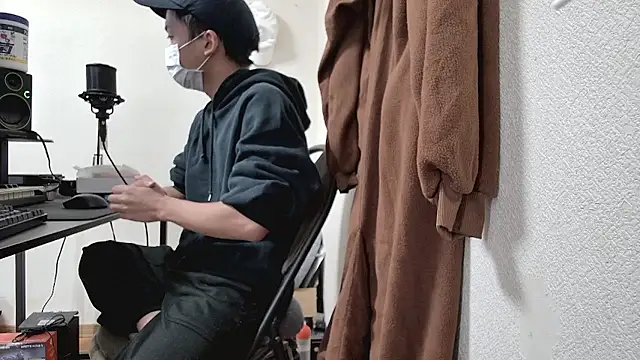 Snapshot of RYUTA_9911 chatting on 11/05/25, 03:28 RYUTA 9911 online show from 11/05/25, 03:28