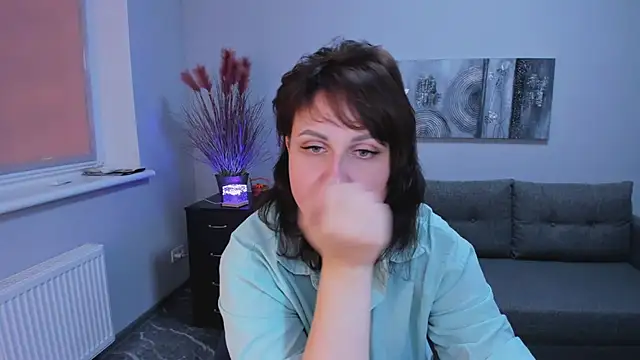 Snapshot of Helen_Rossi chatting on 11/06/25, 08:26 Helen Rossi online show from 11/06/25, 08:26