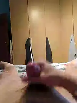 Snapshot of Cini75 chatting on 12/18/25, 09:37 Cini75 online show from 12/18/25, 09:37