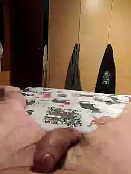 Snapshot of Cini75 chatting on 12/21/25, 07:54 Cini75 online show from 12/21/25, 07:54