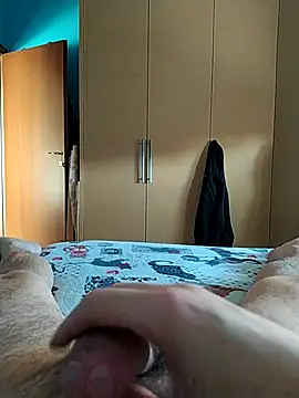 Snapshot of Cini75 chatting on 01/12/26, 08:52 Cini75 online show from 01/12/26, 08:52