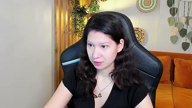 SaraDenars online show from 11/13/25, 05:28