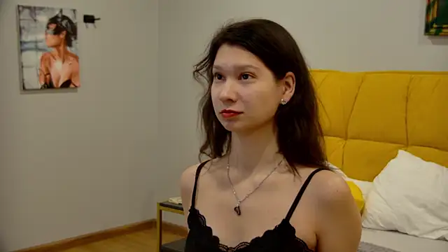 SaraDenars online show from 12/04/25, 05:39