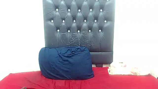 AUGUSTBLOOMxx online show from 03/22/26, 04:27