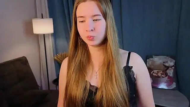 Snapshot of MowasaBritten chatting on 12/15/25, 02:43 MowasaBritten online show from 12/15/25, 02:43