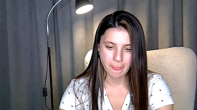 KiraHoney online show from 06/16/26, 07:16