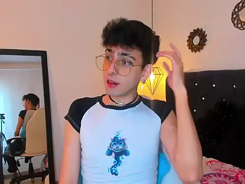 Snapshot of DeimondX chatting on 11/08/25, 01:22 DeimondX online show from 11/08/25, 01:22