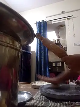 Snapshot of Mathi_cam chatting on 12/03/25, 01:53 Mathi cam online show from 12/03/25, 01:53