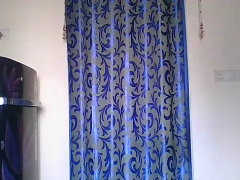 Snapshot of Mathi_cam chatting on 12/22/25, 04:09 Mathi cam online show from 12/22/25, 04:09