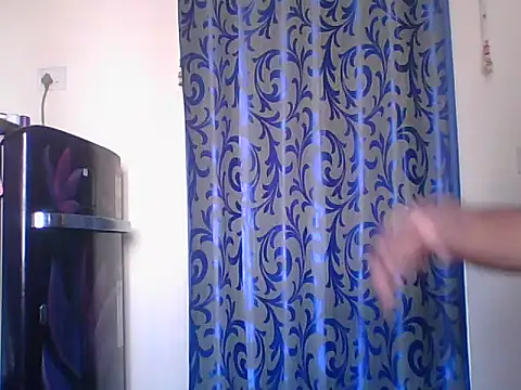 Snapshot of Mathi_cam chatting on 02/18/26, 04:41 Mathi cam online show from 02/18/26, 04:41