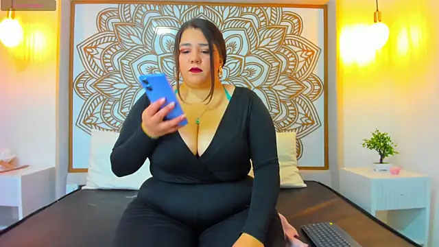 Lilith Aliany  online show from 12/16/25, 01:27