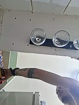 Snapshot of katy699 chatting on 11/04/25, 06:40 katy699 online show from 11/04/25, 06:40