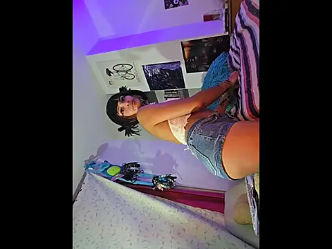 Snapshot of Lila_bratzz chatting on 11/05/25, 05:51 Lila bratzz online show from 11/05/25, 05:51