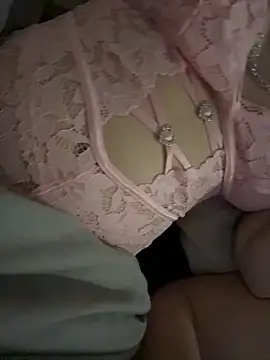 Snapshot of Funcouple27 chatting on 11/04/25, 09:14 Funcouple27 online show from 11/04/25, 09:14