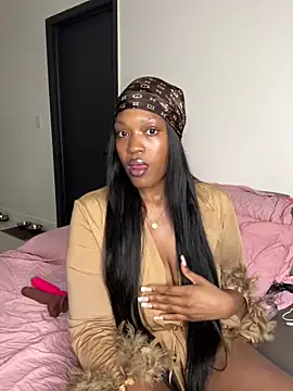 Snapshot of PrincessDreamm chatting on 11/19/25, 11:38 PrincessDreamm online show from 11/19/25, 11:38