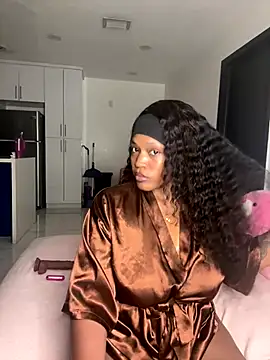 Snapshot of PrincessDreamm chatting on 12/02/25, 11:45 PrincessDreamm online show from 12/02/25, 11:45