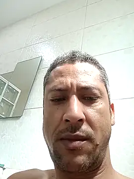 Snapshot of Arrombador20 chatting on 04/02/26, 01:09 Arrombador20 online show from 04/02/26, 01:09