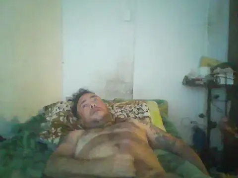Snapshot of GuilleHotsexy chatting on 11/16/25, 12:11 GuilleHotsexy online show from 11/16/25, 12:11