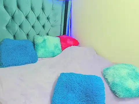 Aurora sky9 online show from 12/18/25, 02:28